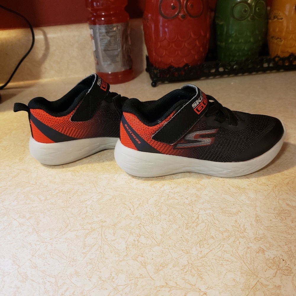 Boys sketchers